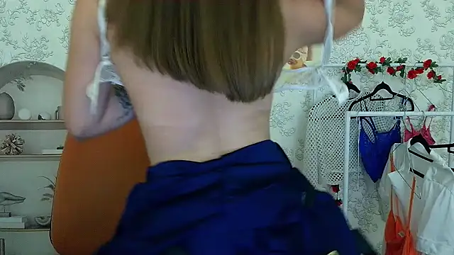  Barbie Kiss  online show from October 20, 2:39 pm