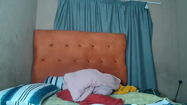 Snapshot of tinagiant chatting on April 23, 3:14 pm tinagiant online show from April 23, 3:14 pm