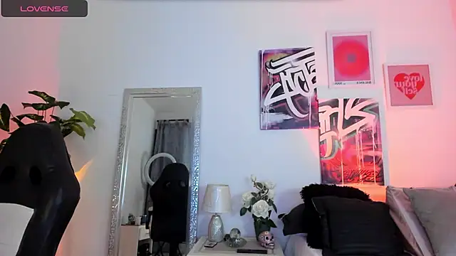 AnnieHuntters online show from January 24, 2:49 am