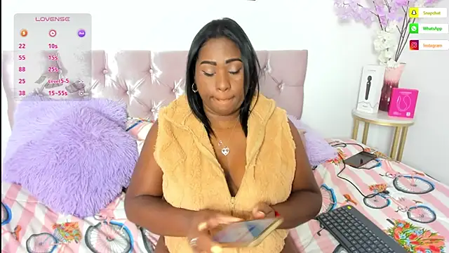 Snapshot of alanavega11 chatting on April 23, 1:02 pm alanavega11 online show from April 23, 1:02 pm