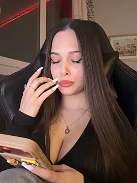 EricaWalls online show from February 7, 10:24 pm