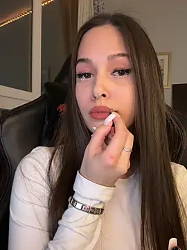 EricaWalls online show from February 22, 4:16 pm