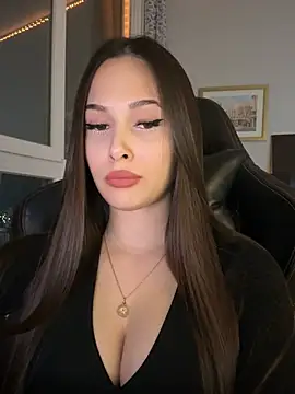 EricaWalls online show from March 26, 7:19 pm