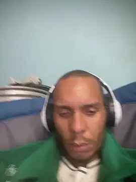 Snapshot of littybrowela12 chatting on December 14, 1:38 pm littybrowela12 online show from December 14, 1:38 pm