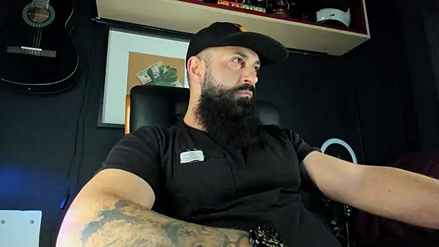 Snapshot of axxelrich_ chatting on January 27, 6:30 am axxelrich online show from January 27, 6:30 am