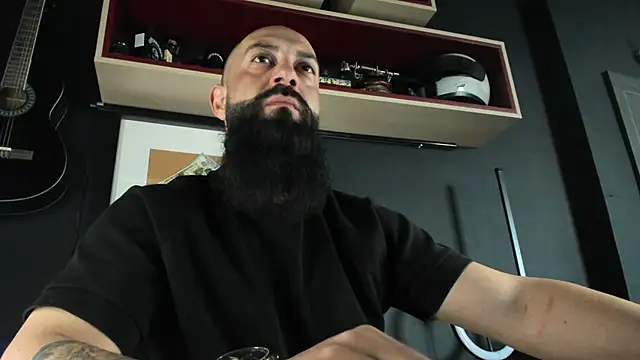 Snapshot of axxelrich_ chatting on February 10, 6:42 am axxelrich online show from February 10, 6:42 am