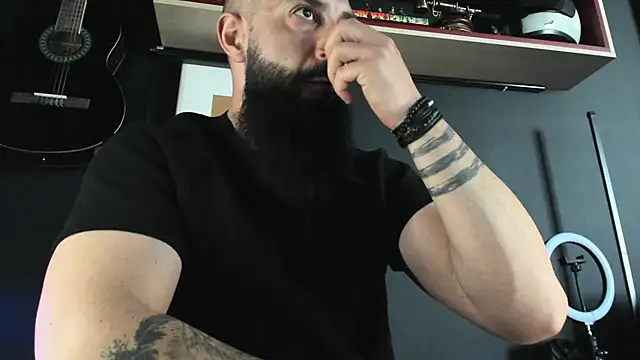 Snapshot of axxelrich_ chatting on February 10, 9:58 am axxelrich online show from February 10, 9:58 am