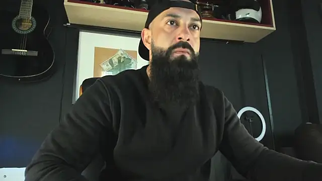 Snapshot of axxelrich_ chatting on February 11, 5:47 am axxelrich online show from February 11, 5:47 am