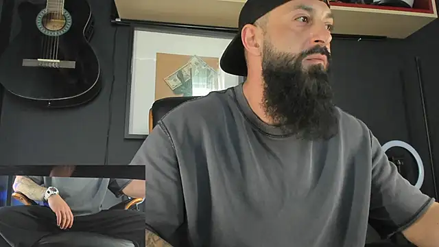 Snapshot of axxelrich_ chatting on February 16, 10:43 am axxelrich online show from February 16, 10:43 am