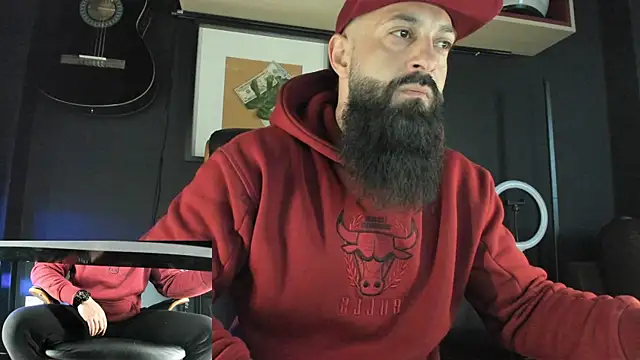 Snapshot of axxelrich_ chatting on February 18, 5:42 am axxelrich online show from February 18, 5:42 am