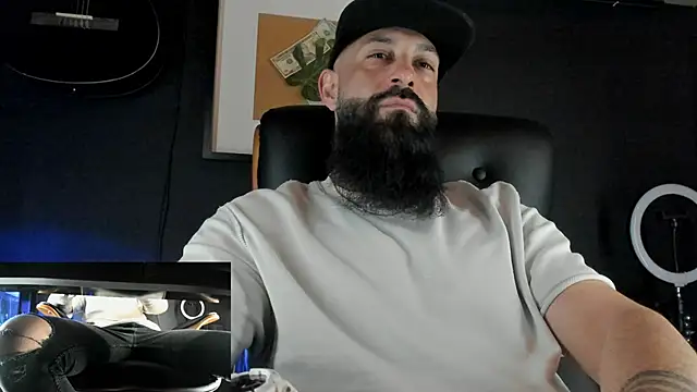 Snapshot of axxelrich_ chatting on February 19, 5:27 pm axxelrich online show from February 19, 5:27 pm