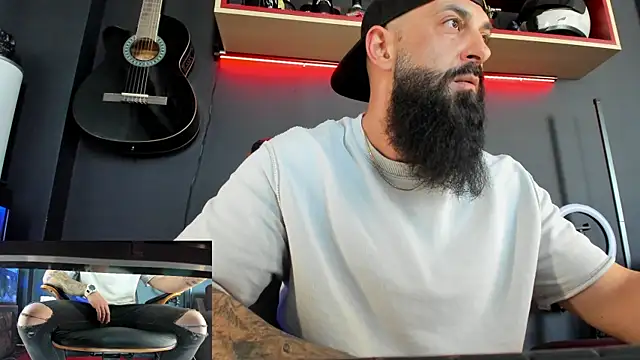 Snapshot of axxelrich_ chatting on February 20, 9:11 am axxelrich online show from February 20, 9:11 am