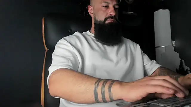 Snapshot of axxelrich_ chatting on September 10, 7:19 am axxelrich online show from September 10, 7:19 am