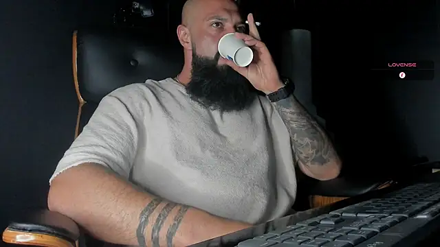 Snapshot of axxelrich_ chatting on September 13, 5:35 pm axxelrich online show from September 13, 5:35 pm