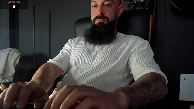 Snapshot of axxelrich_ chatting on September 15, 4:23 am axxelrich online show from September 15, 4:23 am