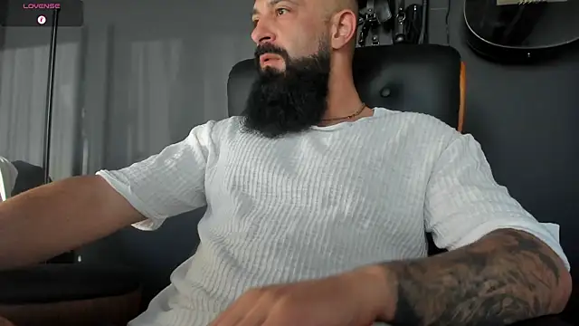 Snapshot of axxelrich_ chatting on September 16, 5:08 am axxelrich online show from September 16, 5:08 am