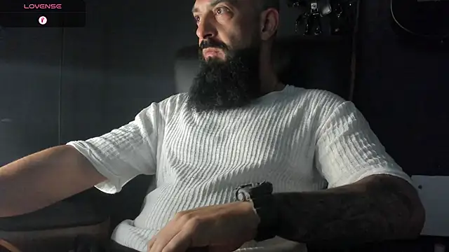 Snapshot of axxelrich_ chatting on September 17, 4:58 am axxelrich online show from September 17, 4:58 am