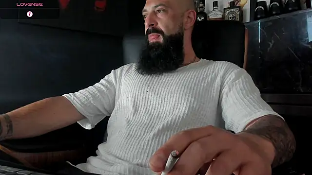 Snapshot of axxelrich_ chatting on September 20, 5:19 am axxelrich online show from September 20, 5:19 am