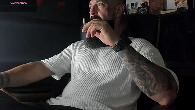 Snapshot of axxelrich_ chatting on September 20, 9:05 pm axxelrich online show from September 20, 9:05 pm