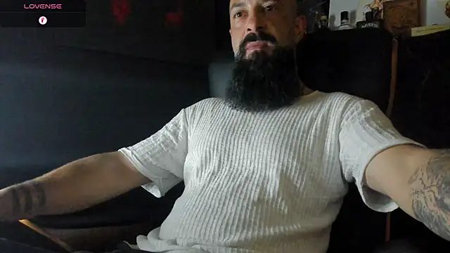 Snapshot of axxelrich_ chatting on September 25, 2:59 am axxelrich online show from September 25, 2:59 am