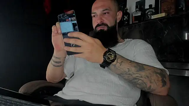 Snapshot of axxelrich_ chatting on October 3, 2:52 am axxelrich online show from October 3, 2:52 am