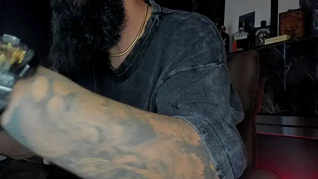 Snapshot of axxelrich_ chatting on October 7, 4:53 am axxelrich online show from October 7, 4:53 am