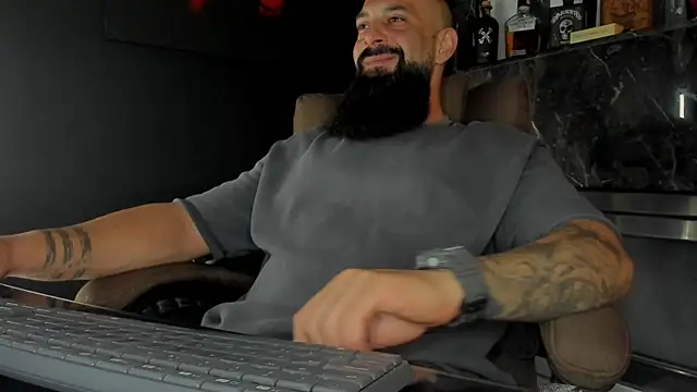 Snapshot of axxelrich_ chatting on October 9, 5:55 pm axxelrich online show from October 9, 5:55 pm