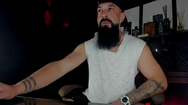 Snapshot of axxelrich_ chatting on October 13, 4:01 am axxelrich online show from October 13, 4:01 am