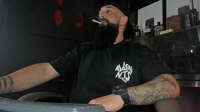 Snapshot of axxelrich_ chatting on October 16, 2:07 pm axxelrich online show from October 16, 2:07 pm