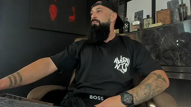 Snapshot of axxelrich_ chatting on October 17, 9:01 am axxelrich online show from October 17, 9:01 am