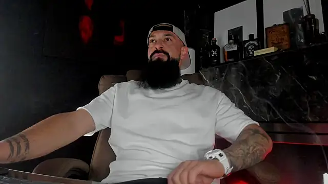 Snapshot of axxelrich_ chatting on October 23, 4:23 am axxelrich online show from October 23, 4:23 am