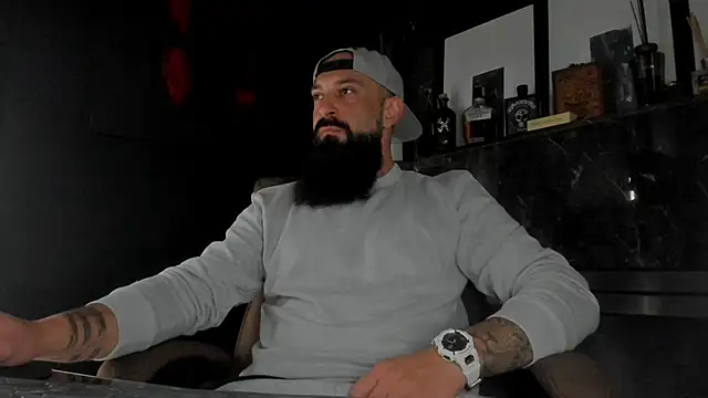 Snapshot of axxelrich_ chatting on October 26, 5:24 am axxelrich online show from October 26, 5:24 am