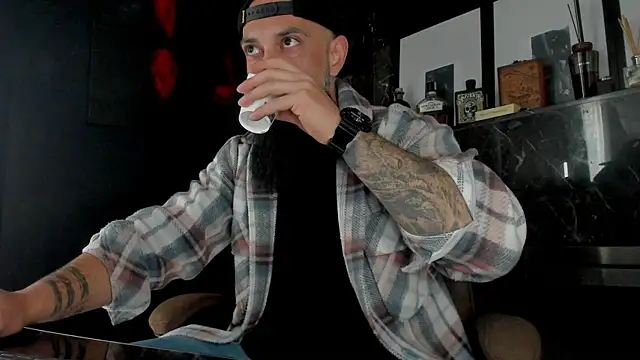 Snapshot of axxelrich_ chatting on October 30, 6:04 am axxelrich online show from October 30, 6:04 am