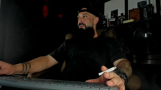 Snapshot of axxelrich_ chatting on November 2, 1:08 am axxelrich online show from November 2, 1:08 am