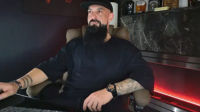 Snapshot of axxelrich_ chatting on November 13, 4:22 am axxelrich online show from November 13, 4:22 am