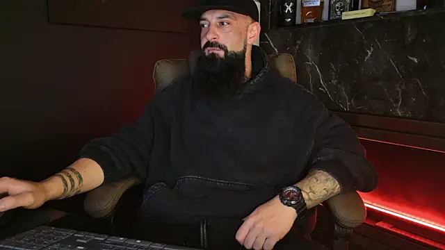 Snapshot of axxelrich_ chatting on November 14, 4:44 am axxelrich online show from November 14, 4:44 am