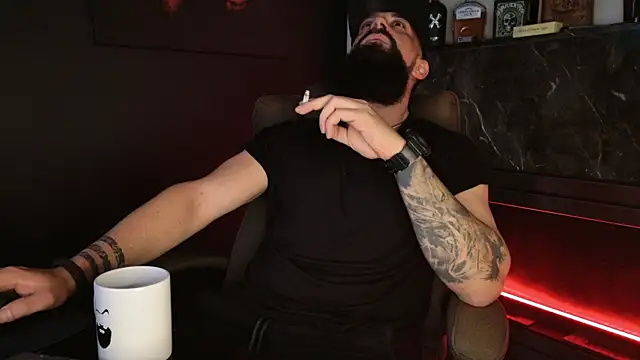 Snapshot of axxelrich_ chatting on November 15, 6:22 am axxelrich online show from November 15, 6:22 am