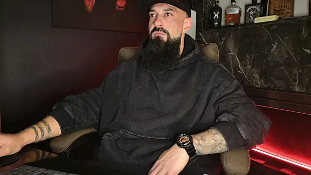 Snapshot of axxelrich_ chatting on December 1, 5:12 am axxelrich online show from December 1, 5:12 am