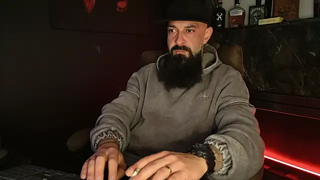 Snapshot of axxelrich_ chatting on December 2, 5:46 am axxelrich online show from December 2, 5:46 am