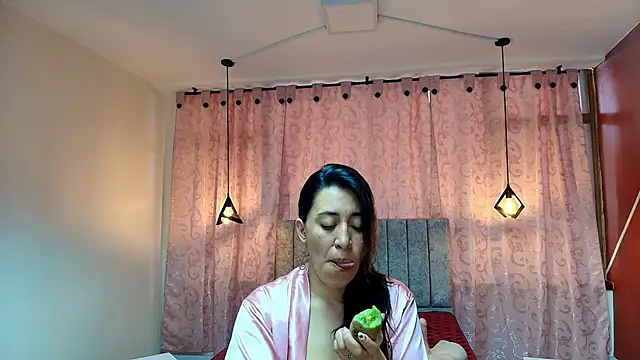 VioletaScott  online show from October 15, 3:34 pm