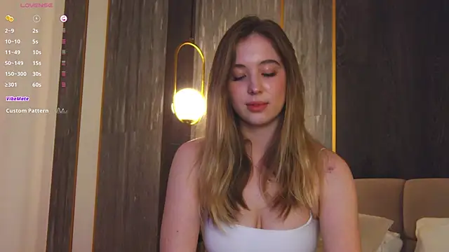 Snapshot of LoraineLuff chatting on January 30, 11:55 pm LoraineLuff online show from January 30, 11:55 pm