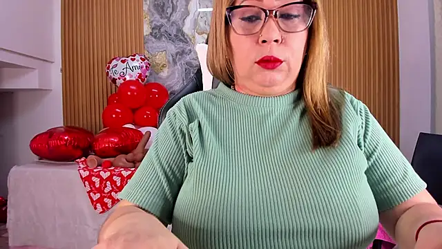 Snapshot of Danna_topless chatting on March 21, 12:06 pm Danna topless online show from March 21, 12:06 pm