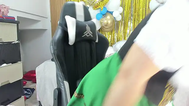 Snapshot of Danna_topless chatting on September 23, 12:08 pm Danna topless online show from September 23, 12:08 pm