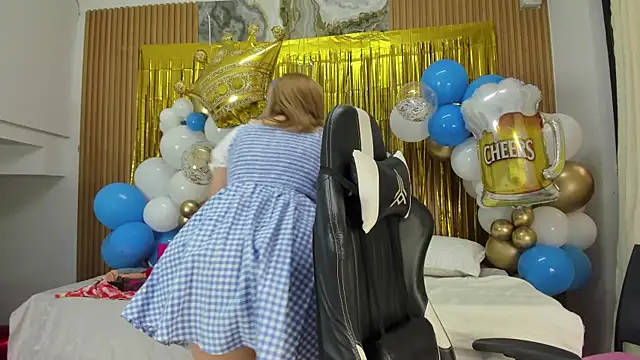 Snapshot of Danna_topless chatting on October 2, 12:01 pm Danna topless online show from October 2, 12:01 pm