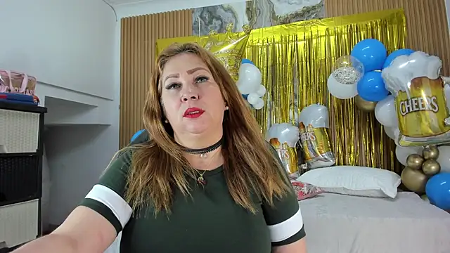 Snapshot of Danna_topless chatting on October 6, 12:02 pm Danna topless online show from October 6, 12:02 pm