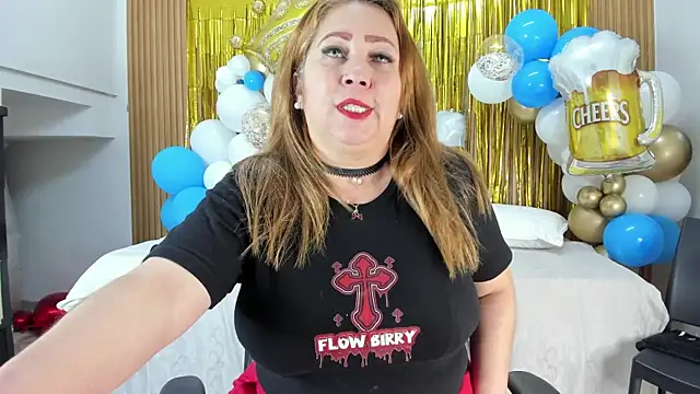 Snapshot of Danna_topless chatting on October 7, 12:02 pm Danna topless online show from October 7, 12:02 pm