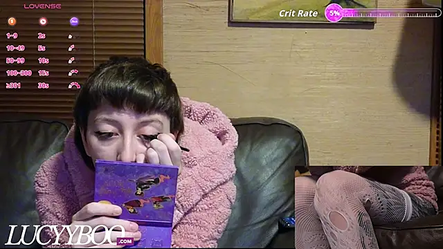 lovelylucyy online show from December 15, 12:15 am