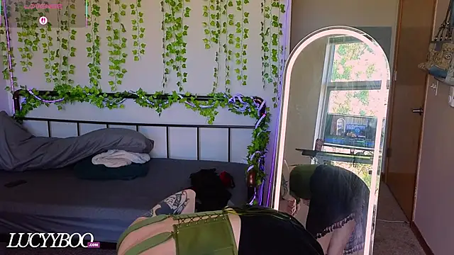 Snapshot of lovelylucyy chatting on July 10, 9:06 pm lovelylucyy online show from July 10, 9:06 pm