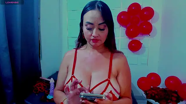 Snapshot of IsaSixty9 chatting on February 14, 11:09 pm IsaSixty9 online show from February 14, 11:09 pm