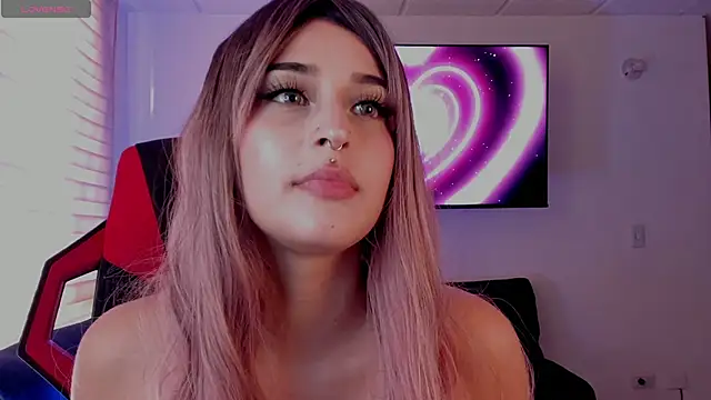 Charlotte greys online show from September 26, 9:30 pm